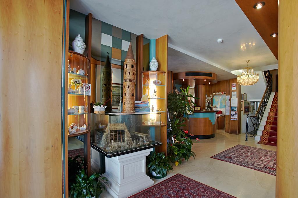 Hotel Sara Caorle Zewnętrze zdjęcie