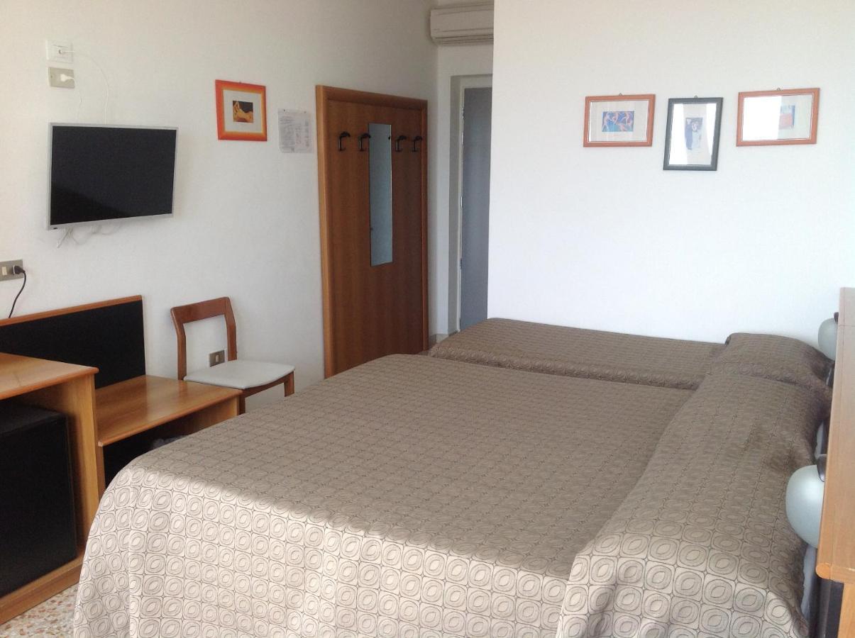 Hotel Sara Caorle Zewnętrze zdjęcie